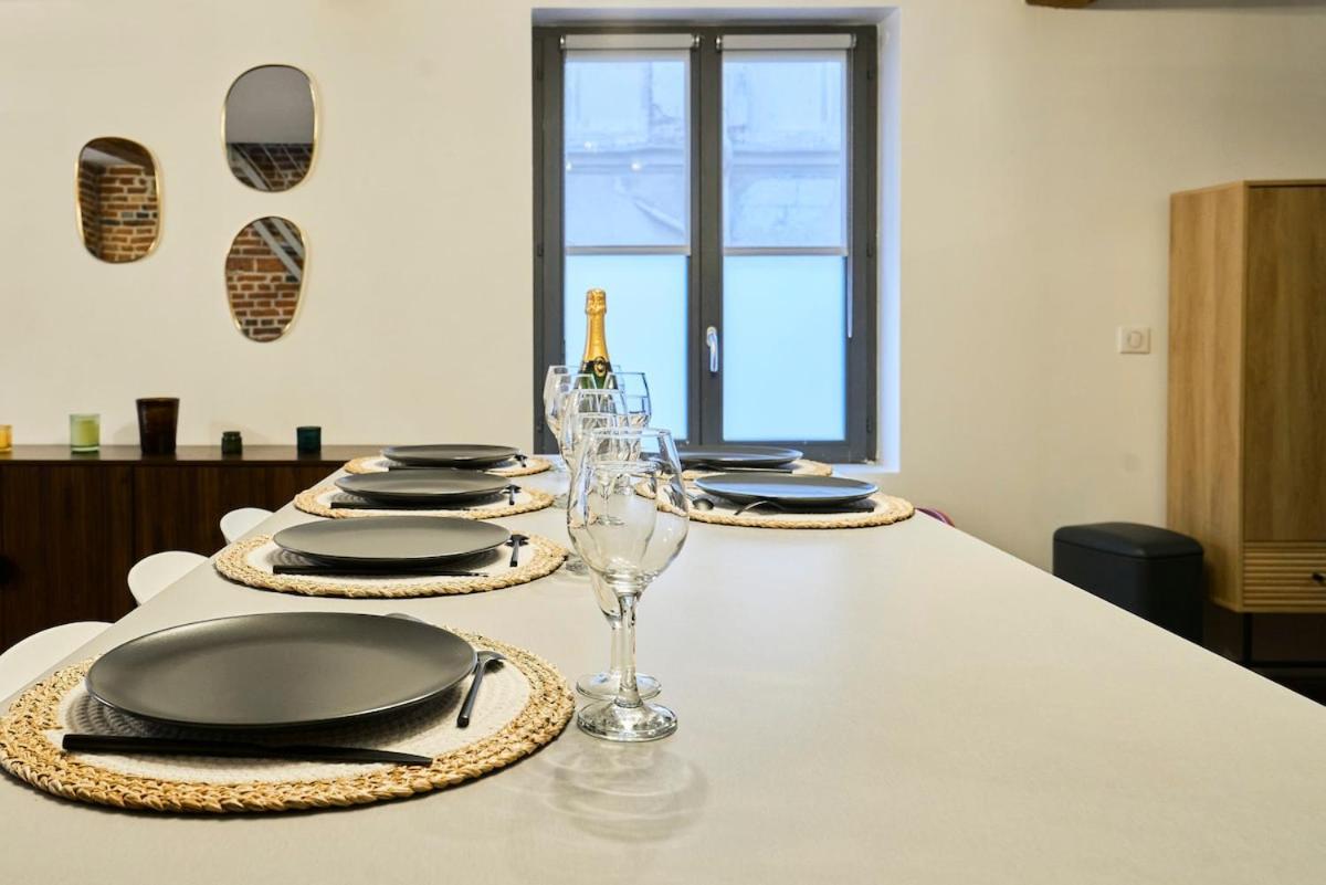 Duplex Rue Royale, Rooftop, Balneo Apartment *