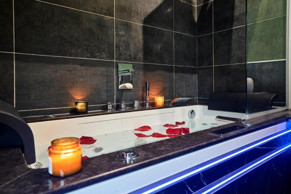Apartment Duplex Rue Royale, Rooftop, Balneo