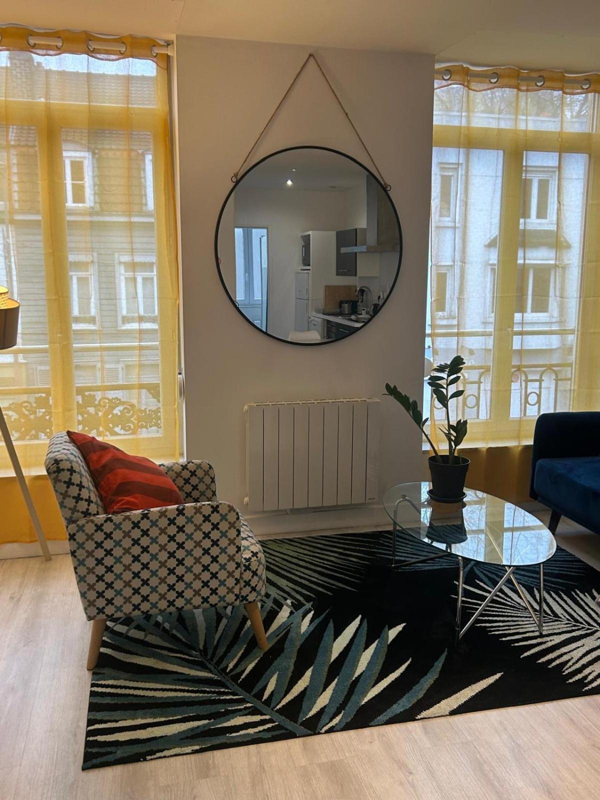 Apartment Poppy-ideally Located, Next Station,gd Palais&city