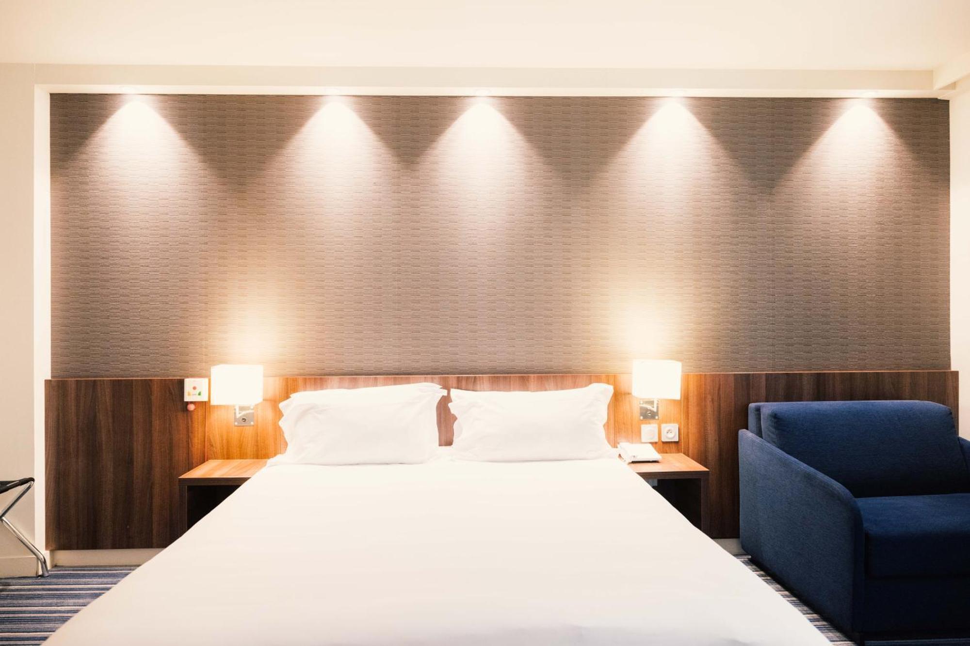 Hotel Express Centre By Ihg 3*