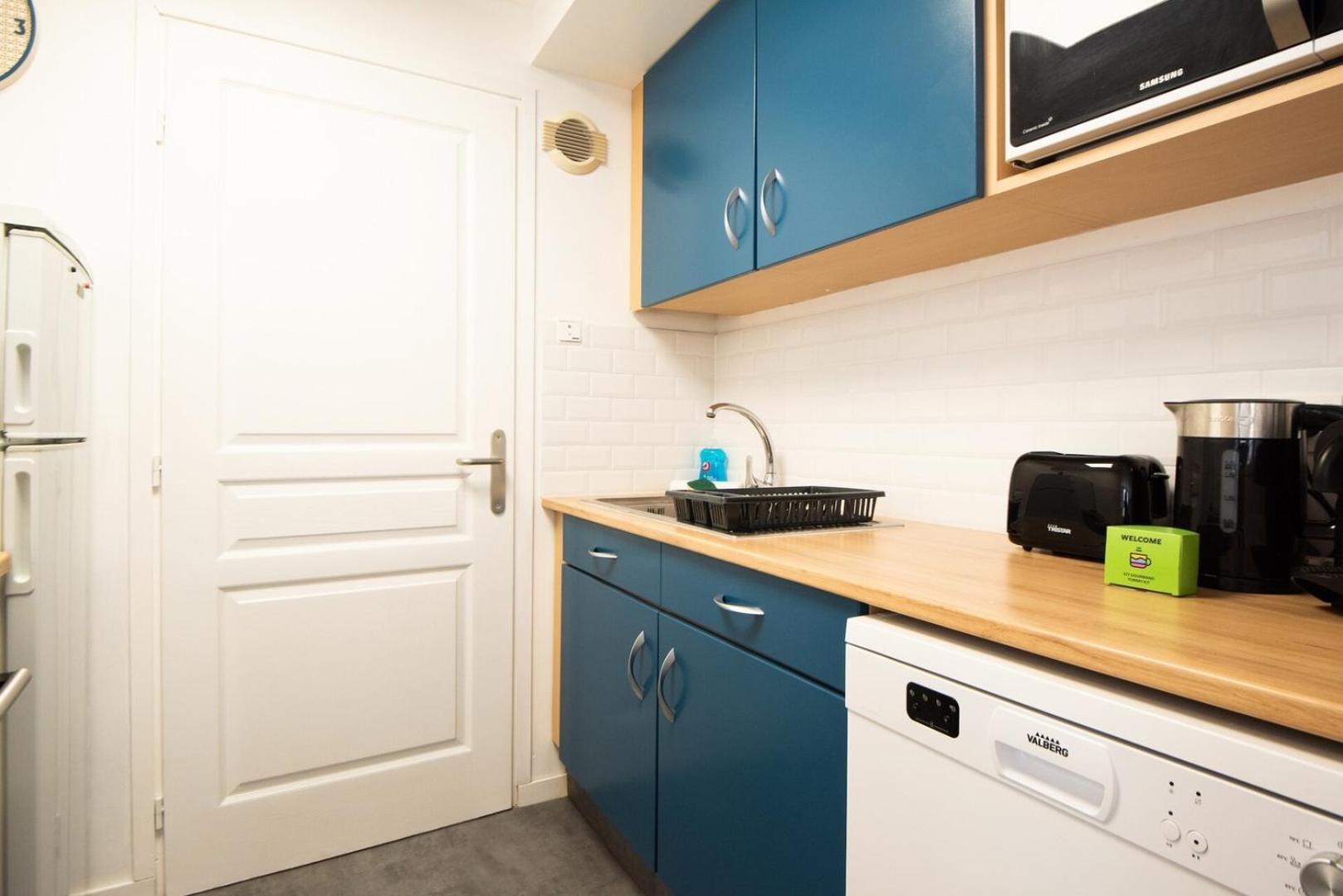 Amazing And Quiet Duplex In The Center ! Apartment