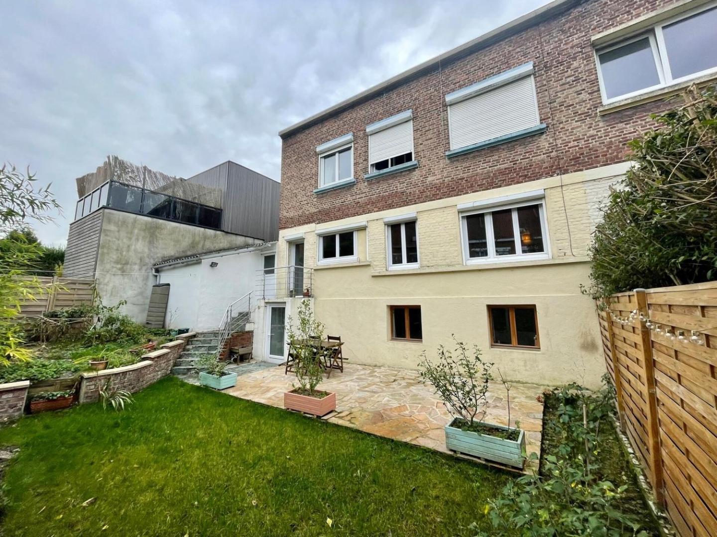 Family In Lille, Garden And Parking - 6/8p Lille