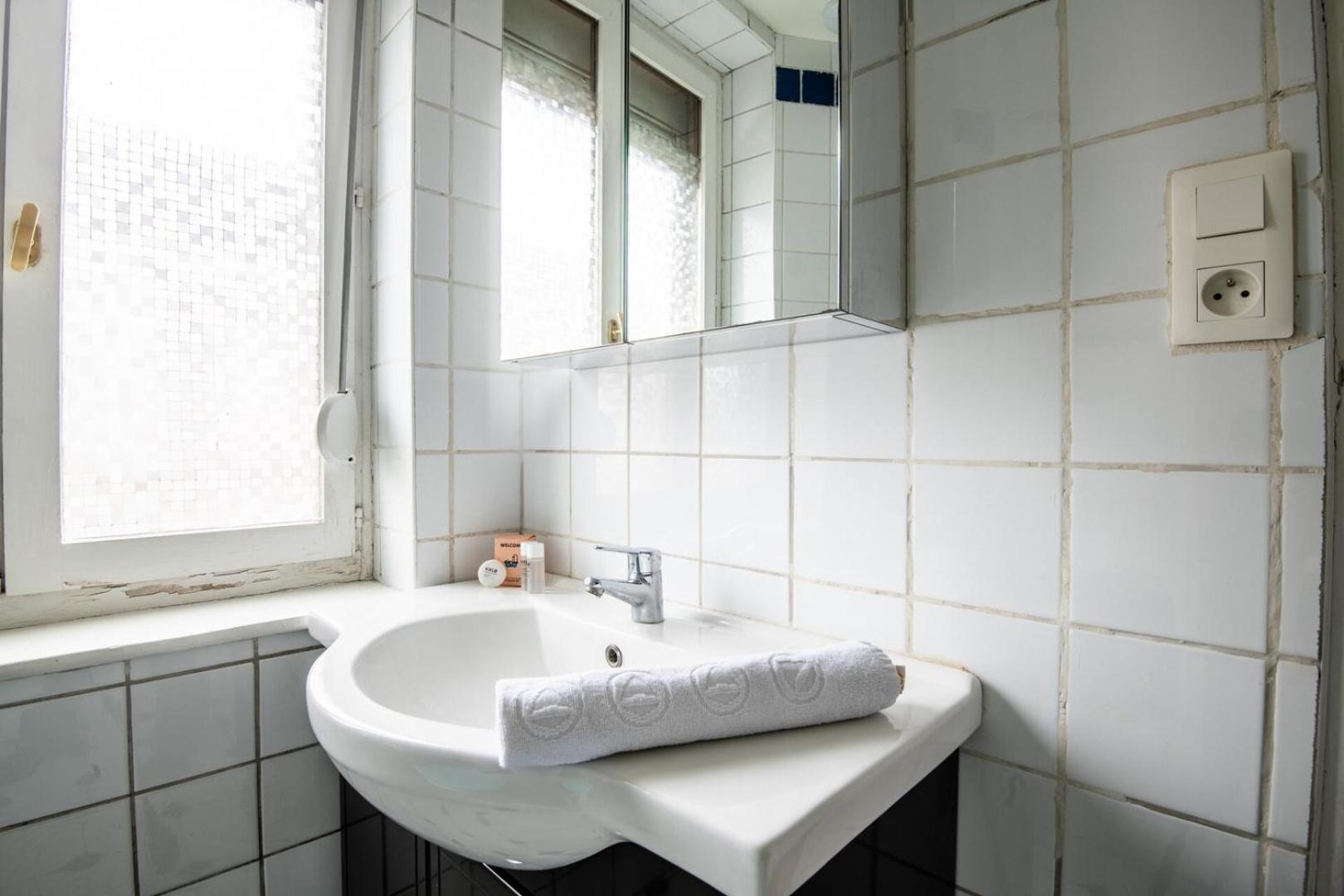 Family In Lille, Garden And Parking - 6/8p Holiday home *