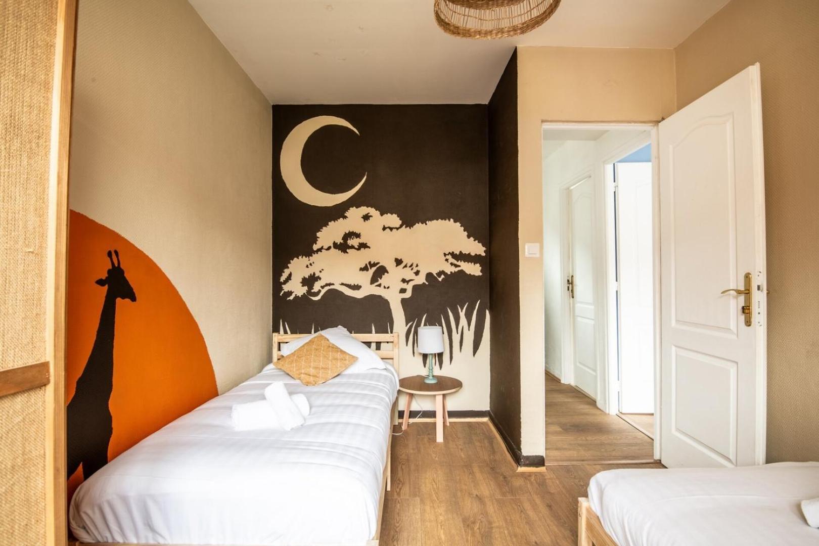 Family In Lille, Garden And Parking - 6/8p Holiday home *