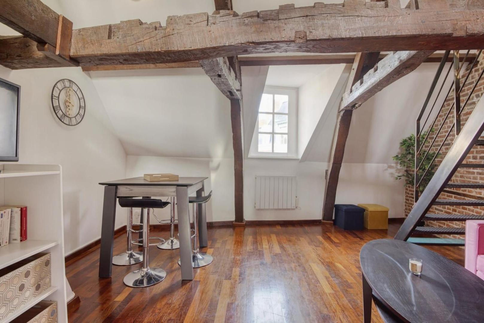 Atypical Apartment, Vieux Lille