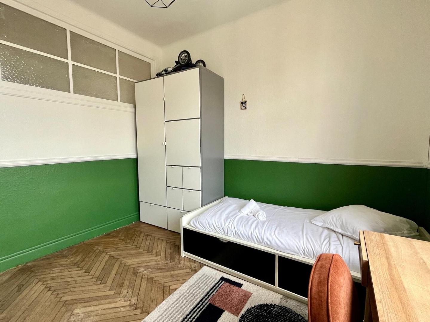 Apartment Amazing Renovated In The City-center