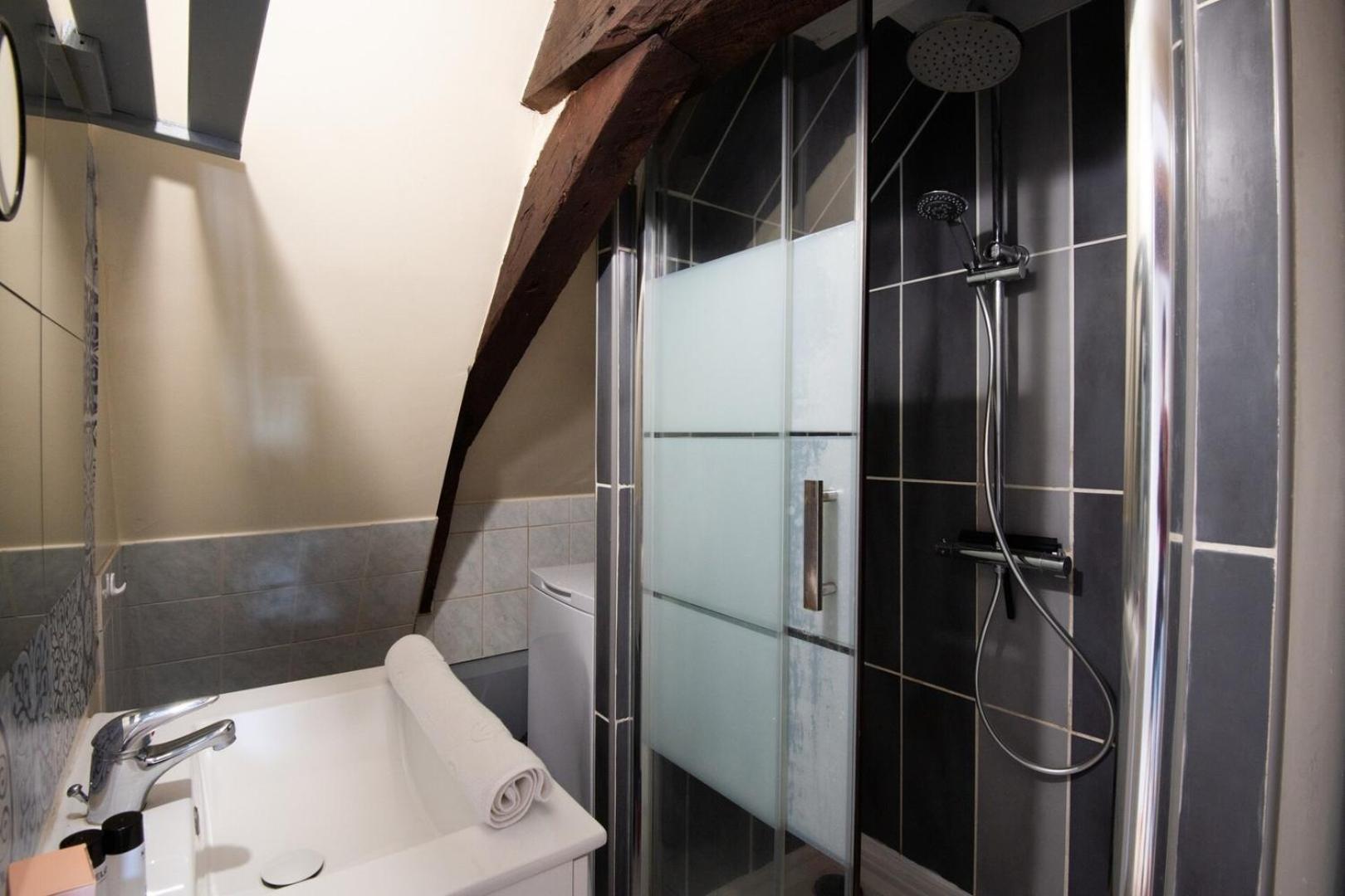 Charming Duplex In Center: 4 People *
