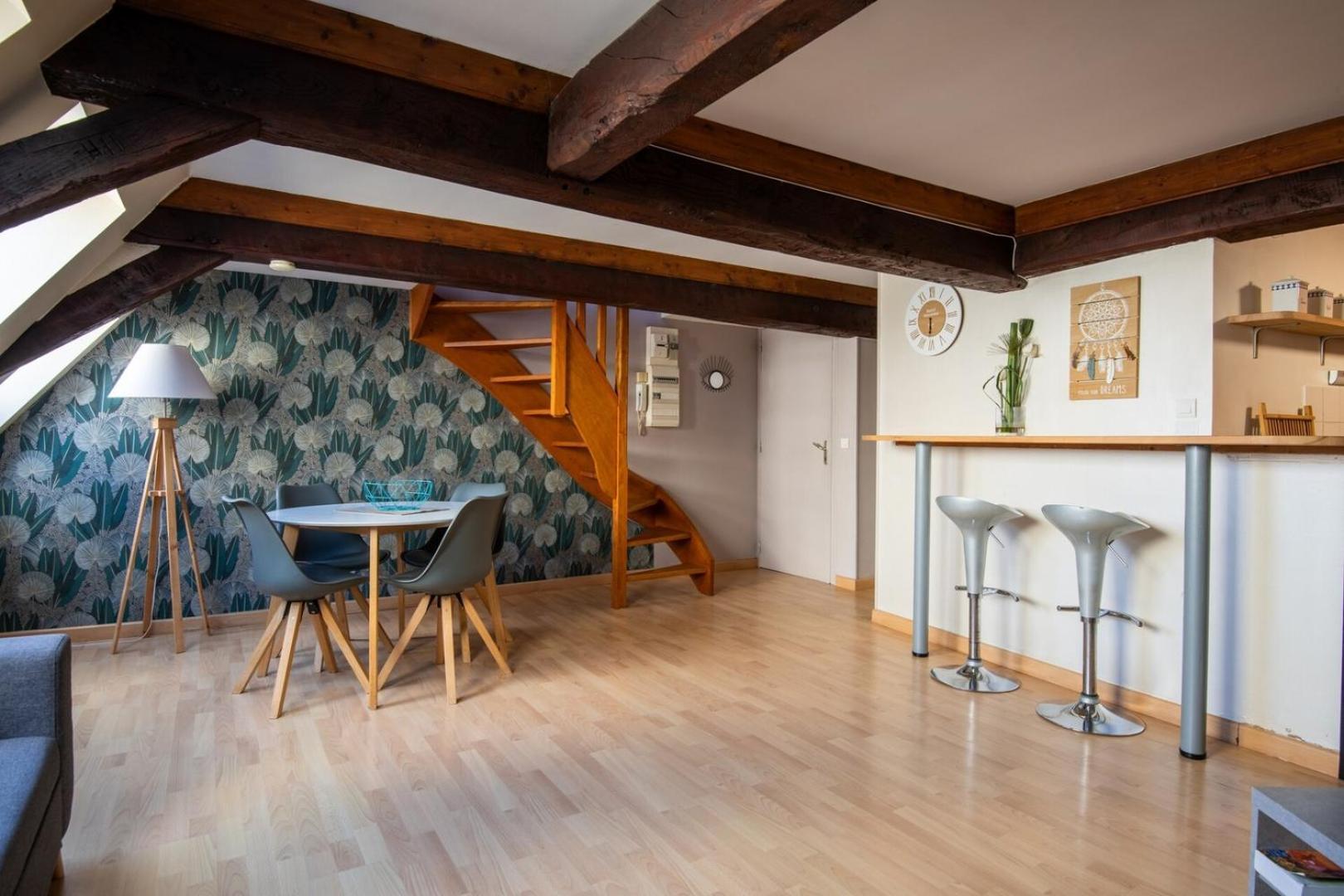 Charming Duplex In Center: 4 People