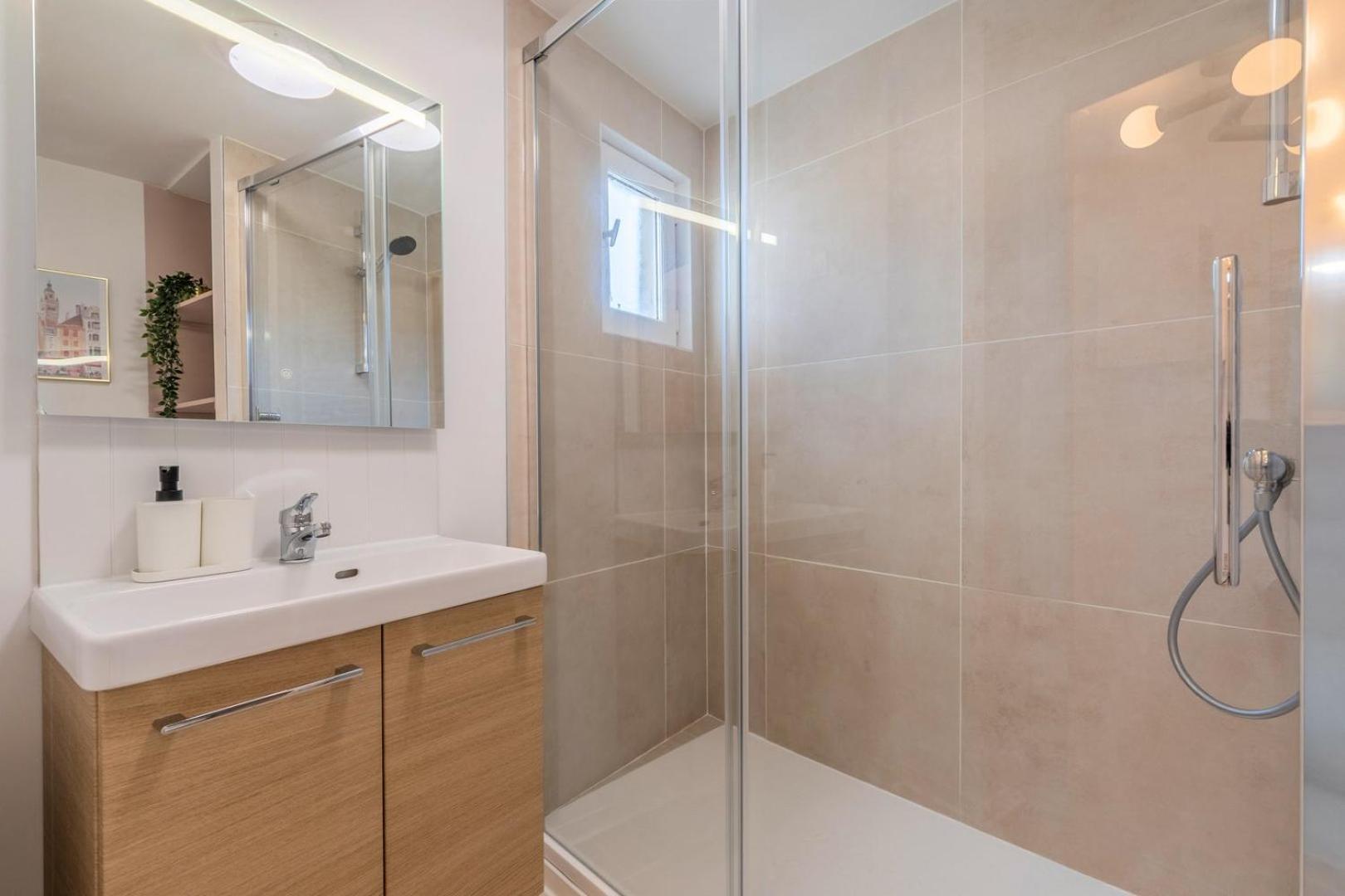 Grand Place Very Well Located *