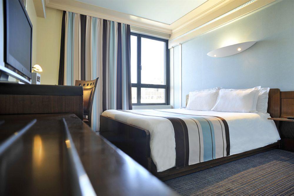 Hotel Art Deco Euralille 3*