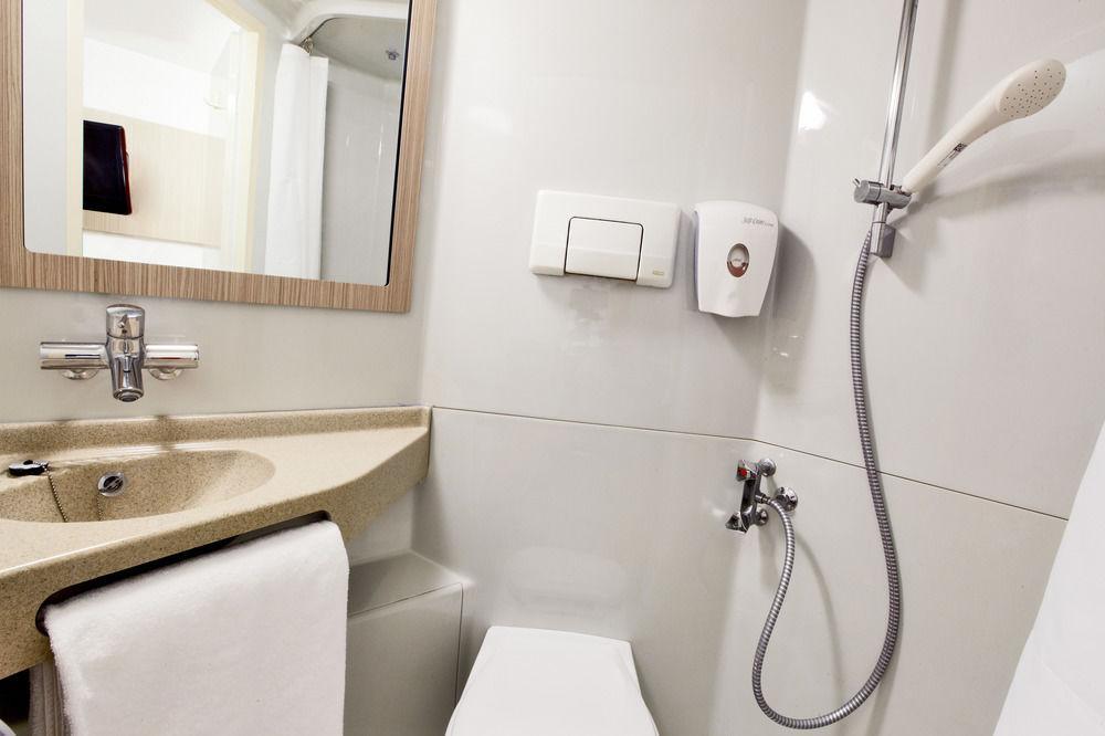 Premiere Classe Ouest - Lomme Hotel 2*