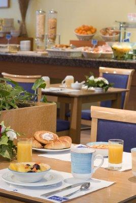 Hotel Express Centre By Ihg