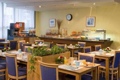 Express Centre By Ihg Hotel 3*