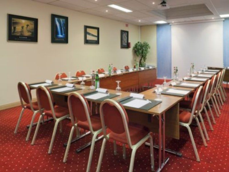 Hotel Express Centre By Ihg 3*