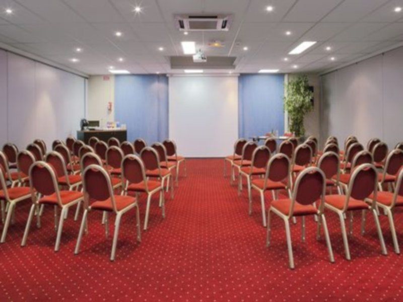 Hotel Express Centre By Ihg