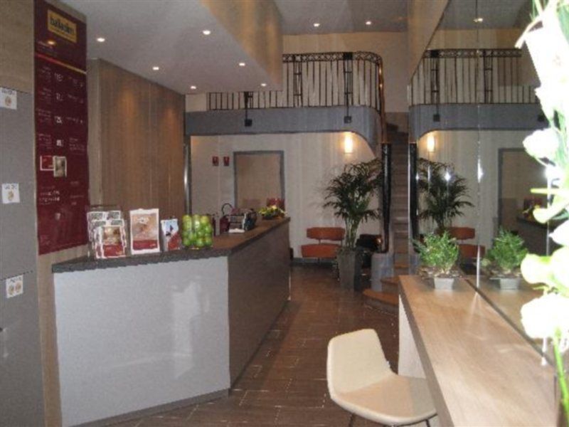 Chagnot Hotel