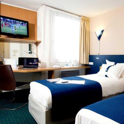 Hotel Express Centre By Ihg 3*