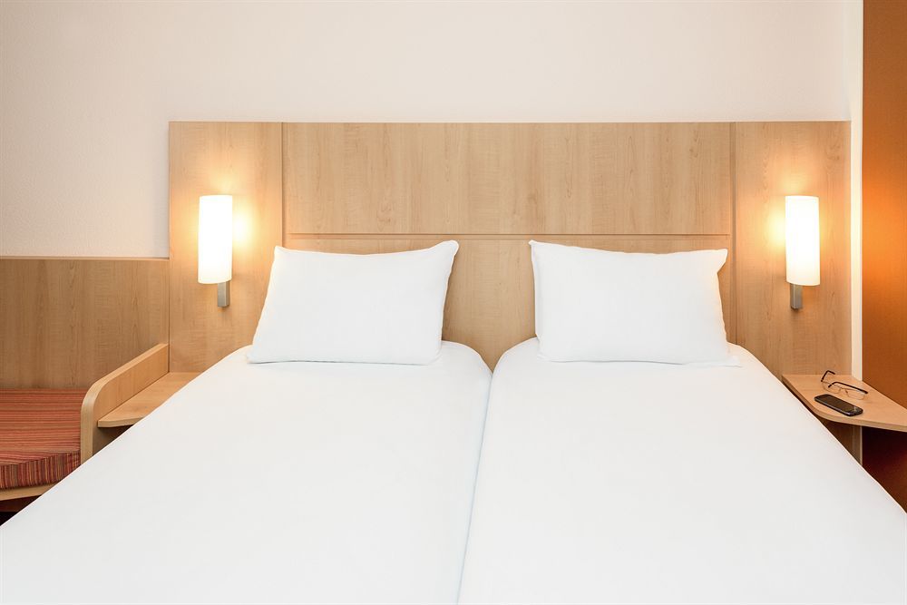 Ibis Centre Gares Hotel 3*
