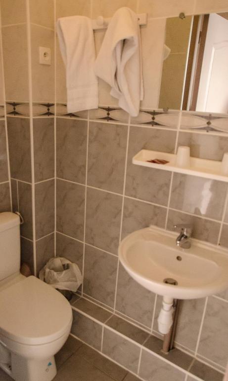 Coq Hardi Hotel *