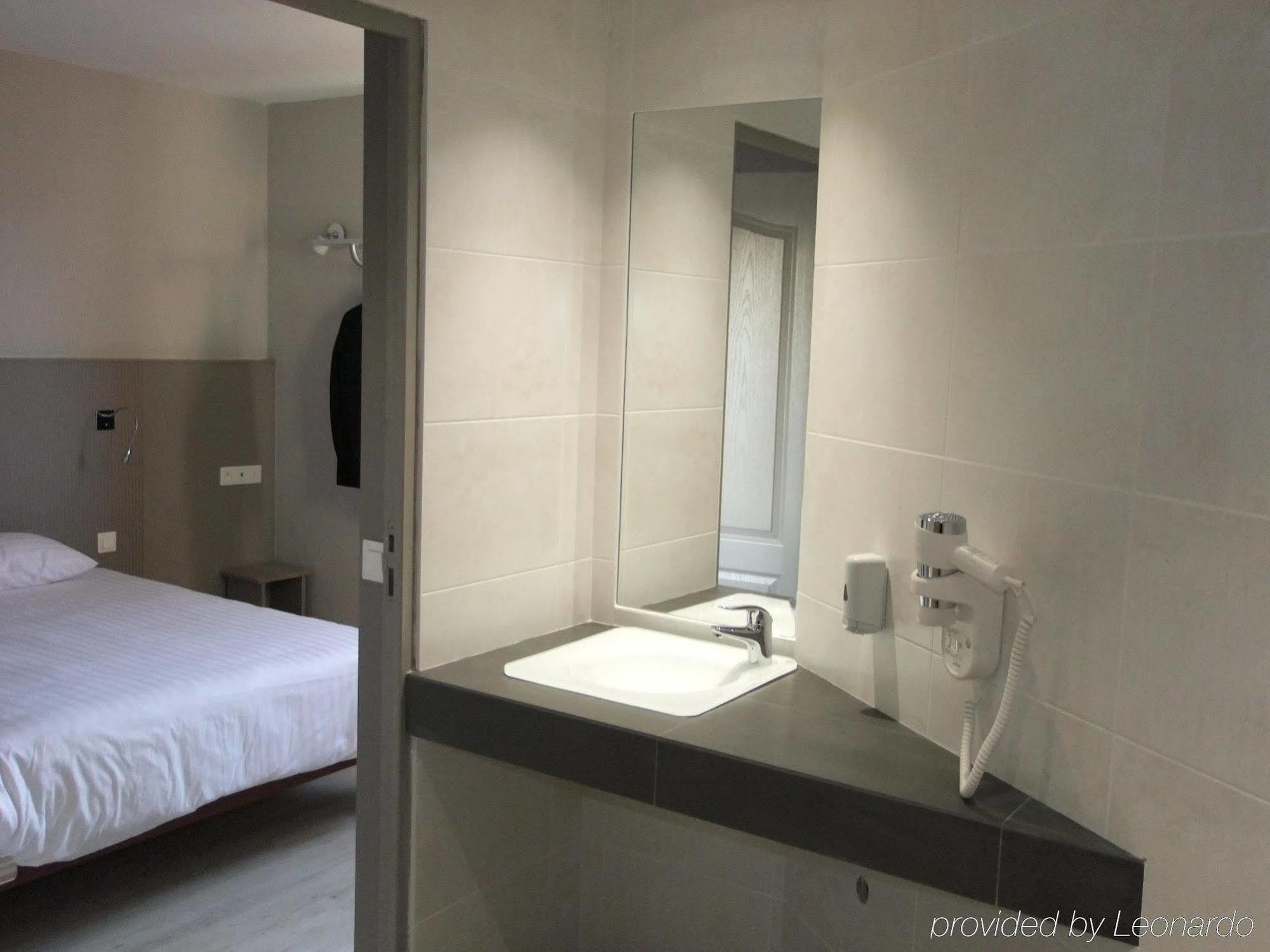 Brit Centre Hotel 3*