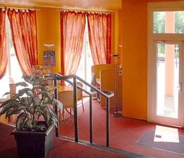 Hotel Kyriad Gare - Grand Palais 3*