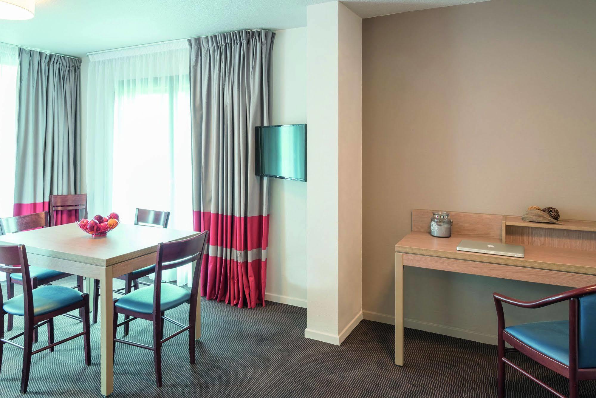 Appart'city Confort Grand Palais Aparthotel