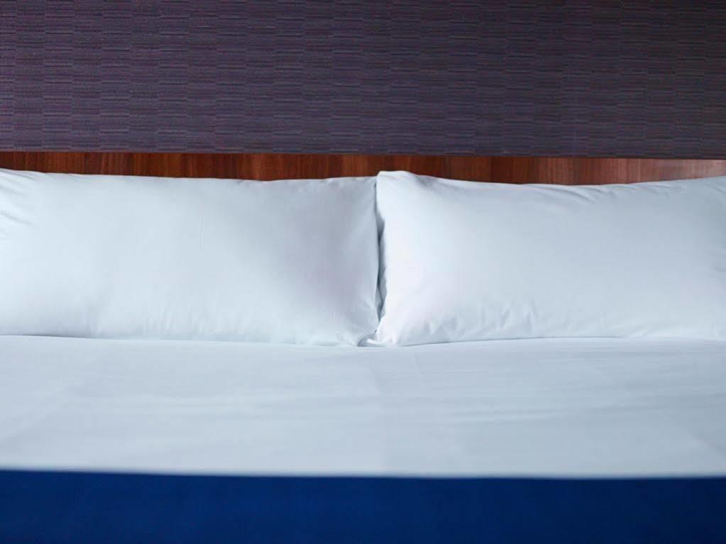 Express Centre By Ihg Hotel 3*