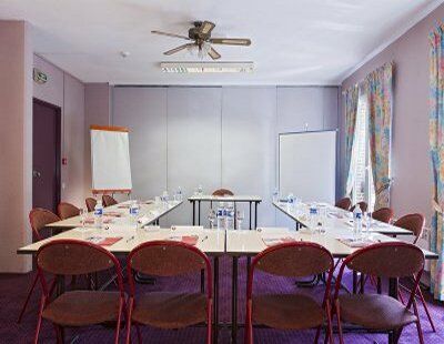 Kyriad Gare - Grand Palais Hotel 3*