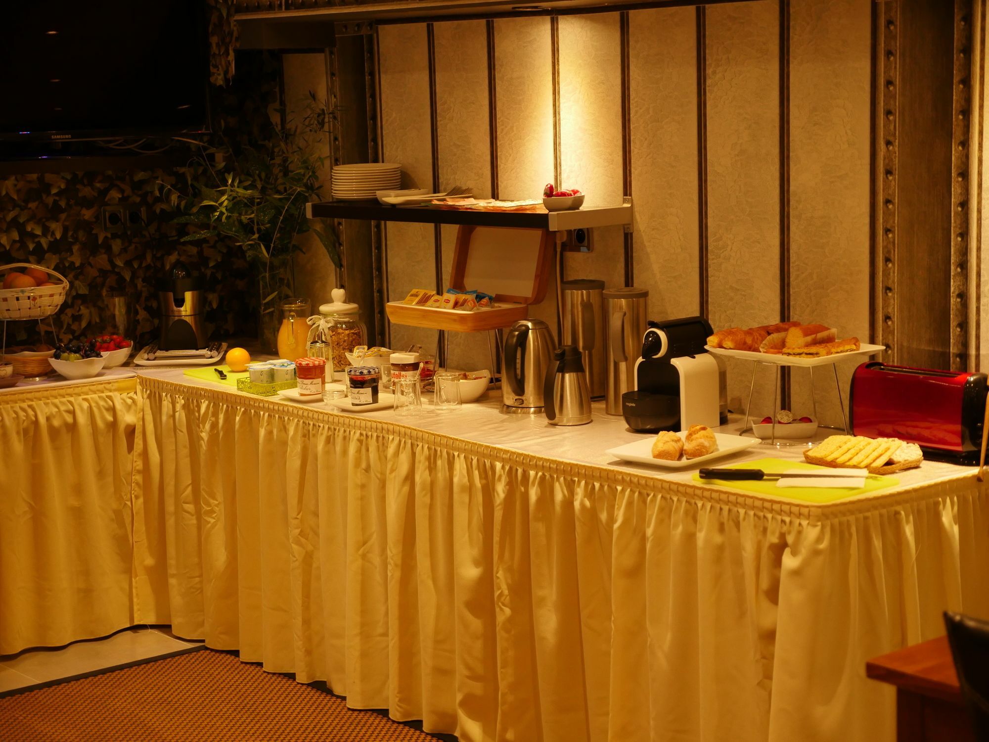Gounod Hotel