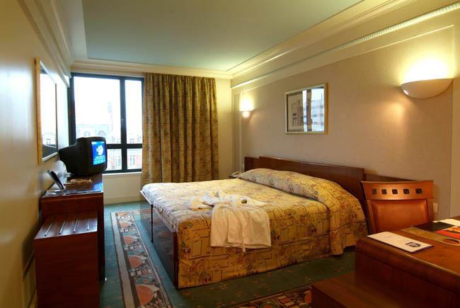Art Deco Euralille 3* Lille
