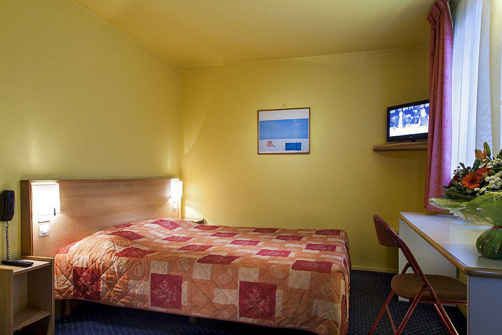 Hotel Kyriad Gare - Grand Palais 3*