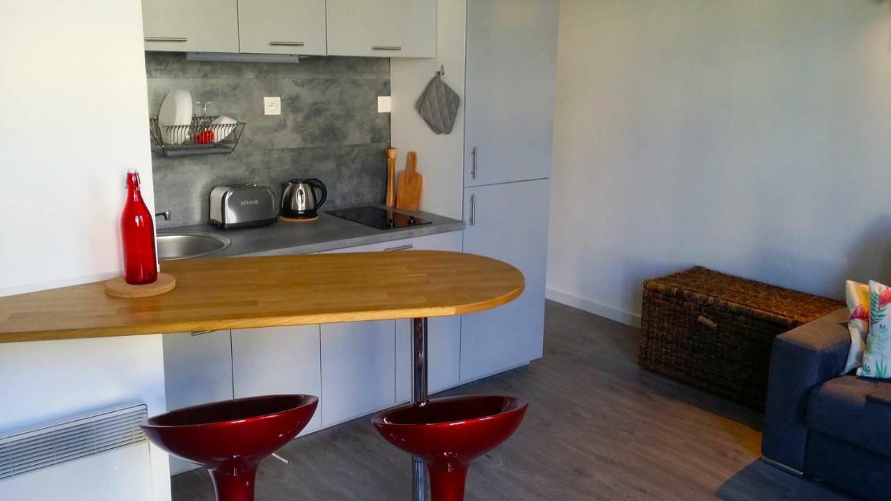 Lille-republique Apartment *