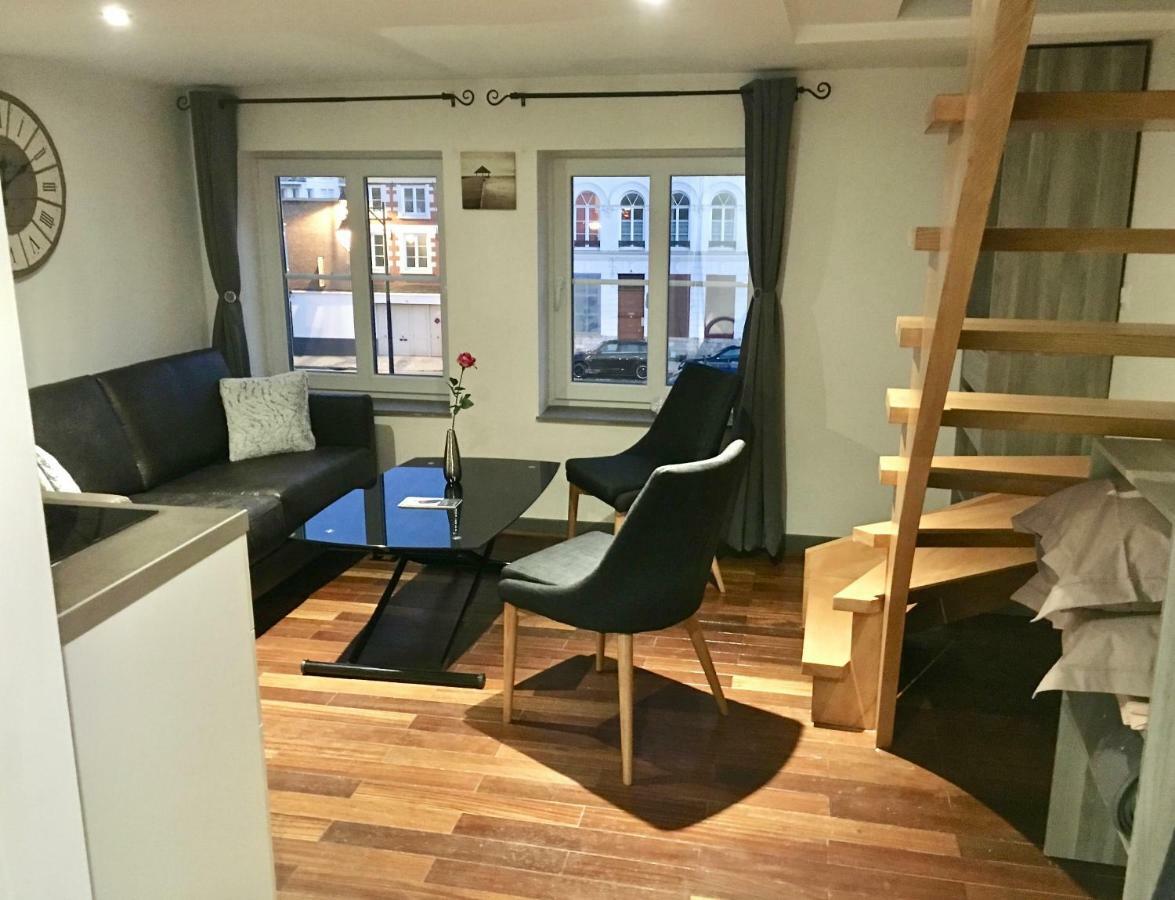 Little Plaza Apartment *