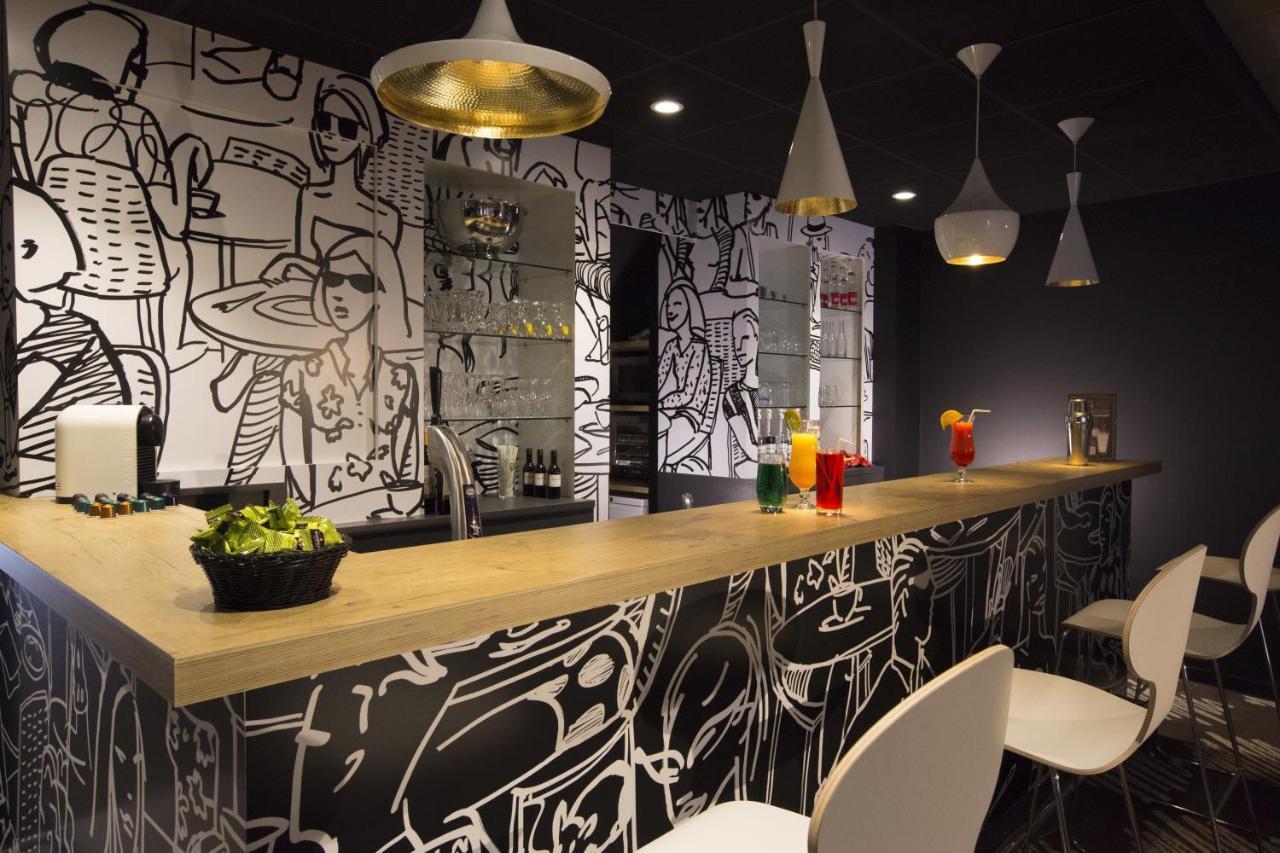 Ibis Centre Grand Palais Hotel 3*