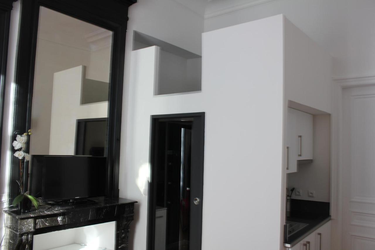 Les Cariatides Homestay *
