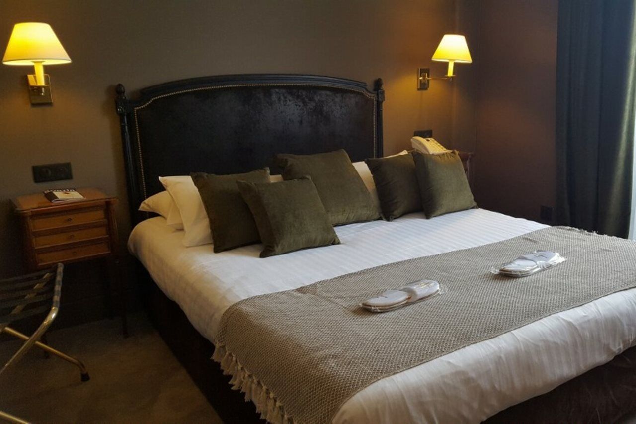 Carlton Hotel