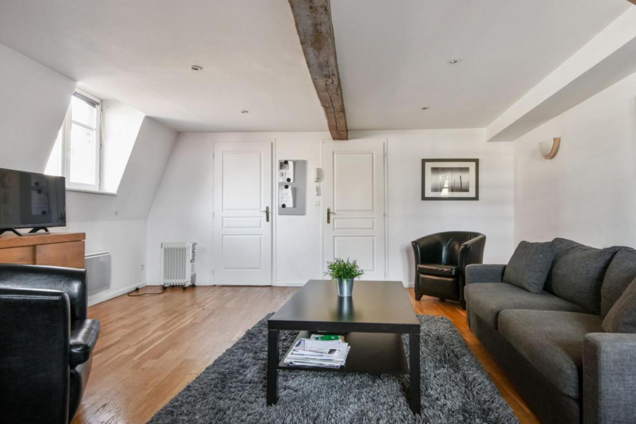 Apartment Charming Flat At The Heart Of Old Close To Stations - Welkeys