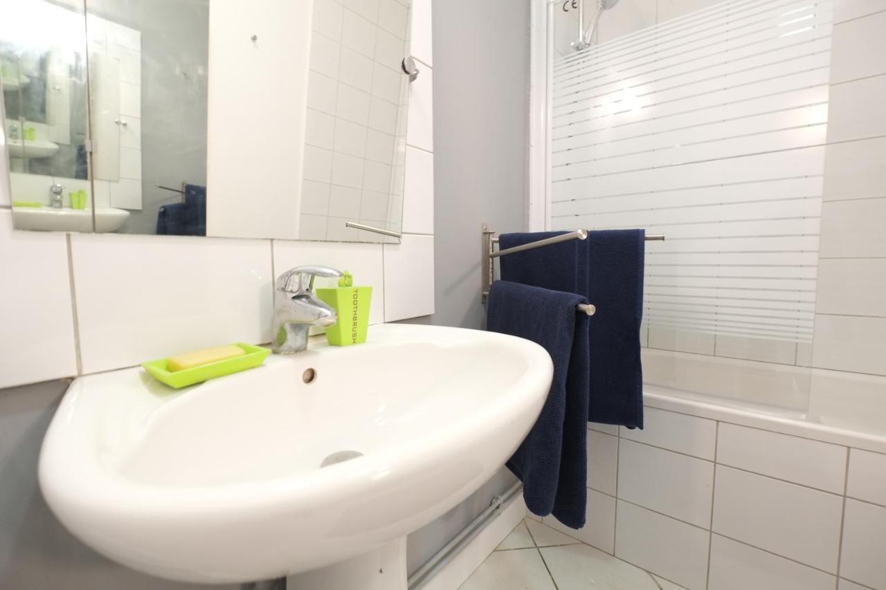 Escale De 80 M2 Avec Cour Et Parking *
