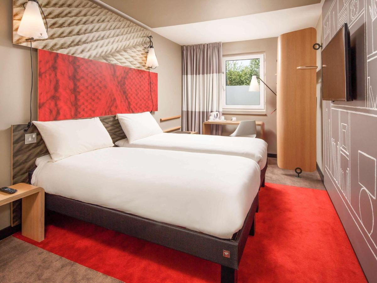 Ibis Centre Grand Palais 3*