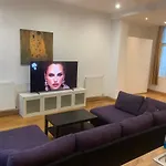 Spacieux 100 M2 Pour 7 Personnes En Plein Centre-Ville