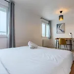 Renovated 2-Bedroom Duplex Near Metro.