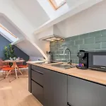 Appartement 2 Chambres Proche Ecoles Et Metro
