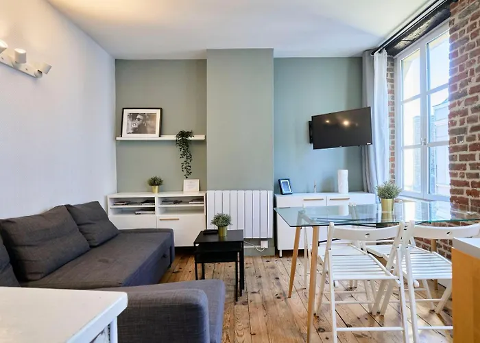 Grand-Place & Vieux-Lille: Equipped Duplex
