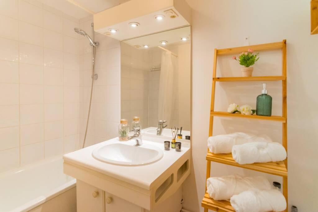 Hyper- Centre, Cosy Entre 2 Gares Apartment Lille