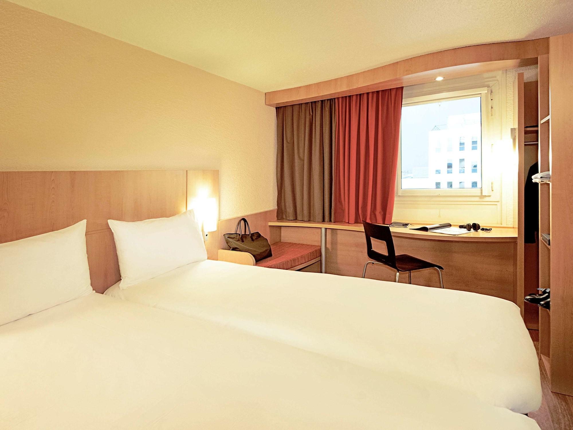 Hotel Ibis Lomme Centre 3*