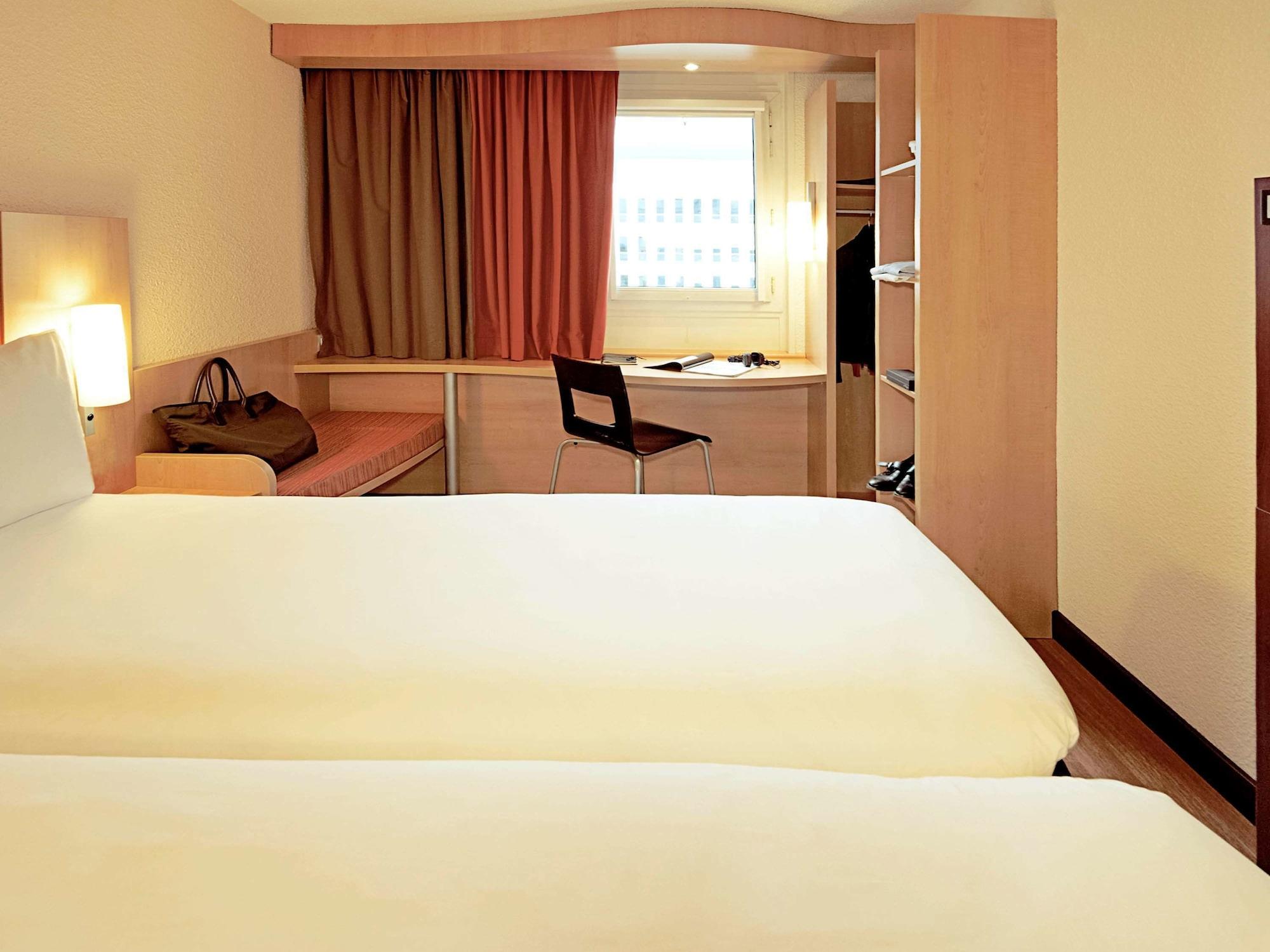 Ibis Lomme Centre Hotel