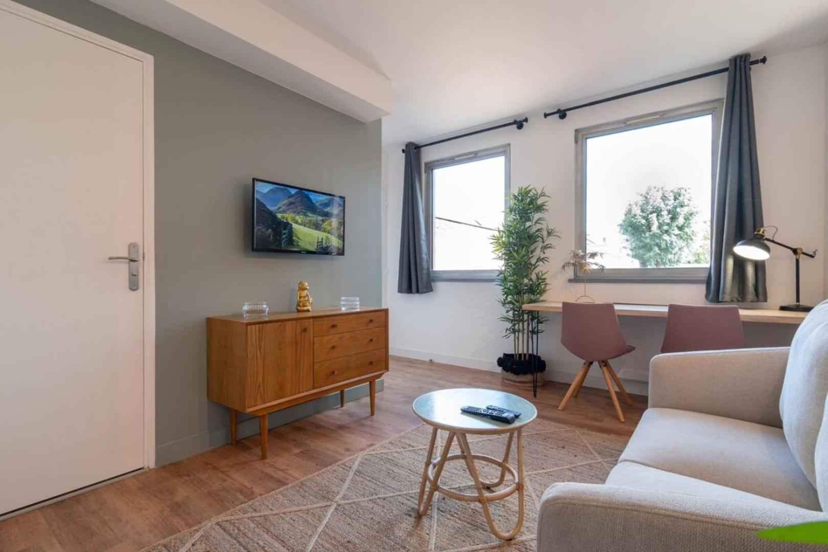 Grand' Place Of - Superb Designer