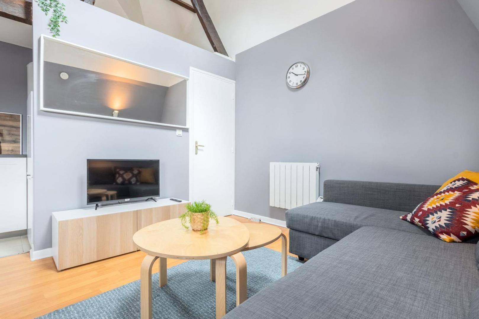 Proche Wazemmes/jb Lebas - 2 Bed Apartment *