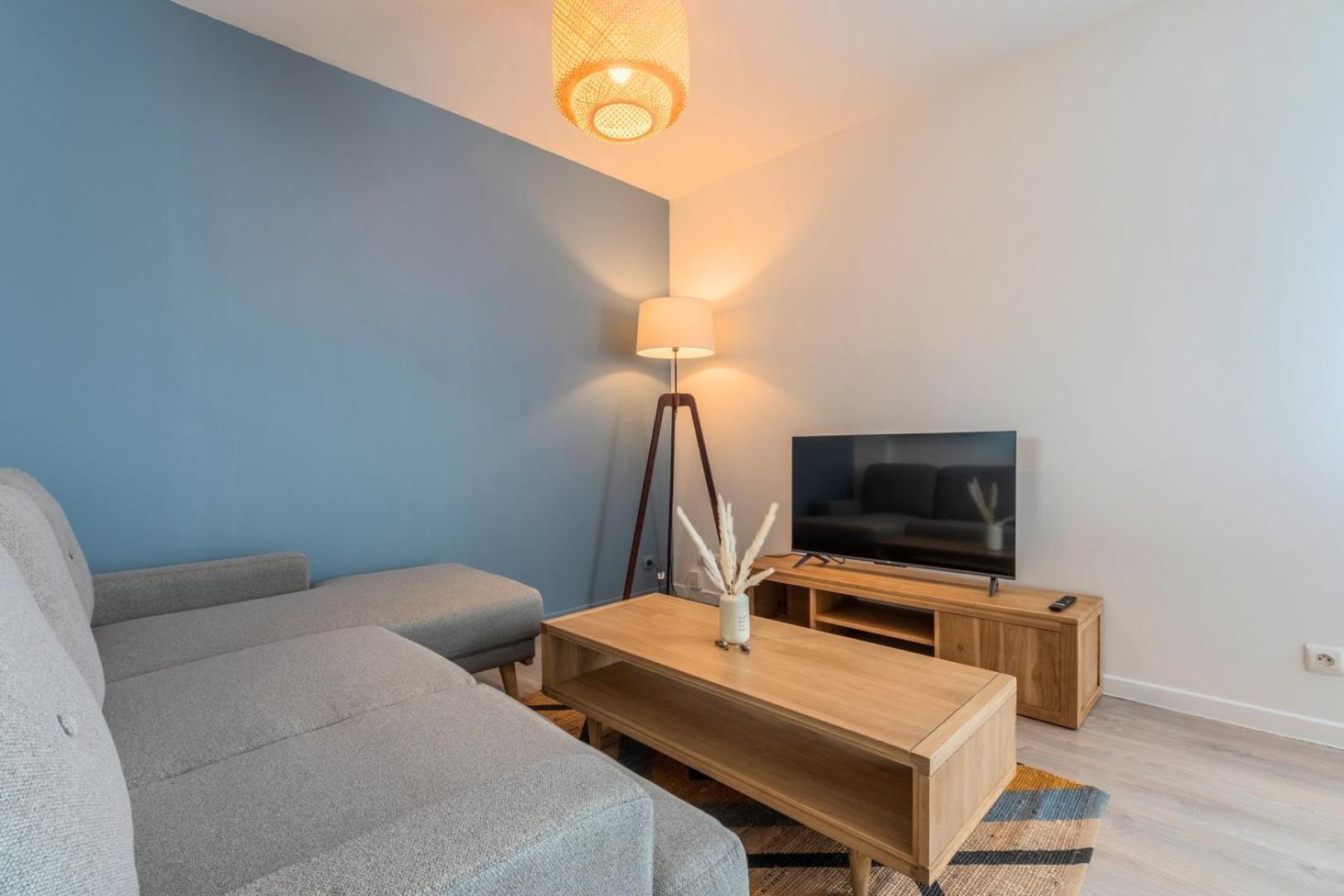Apartment Renovated 2-bedroom Duplex Near Metro. Lille