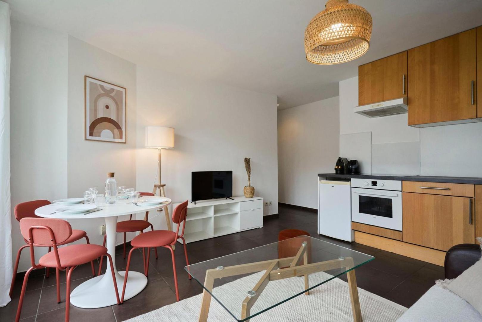 Hypercentre Two Bedrooms 70m2 Appartement *